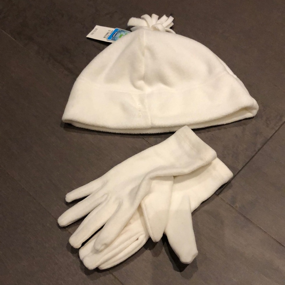 Kids fleece winter hat and gloves